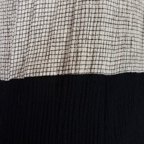 90's Vintage Sleeveless Linen Crepe Dress with Attached Pendant Necklace - Picture 7 of 9